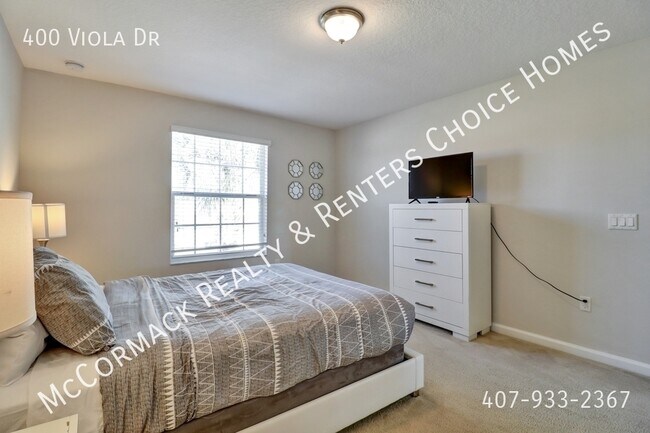 Building Photo - 400 Viola Dr