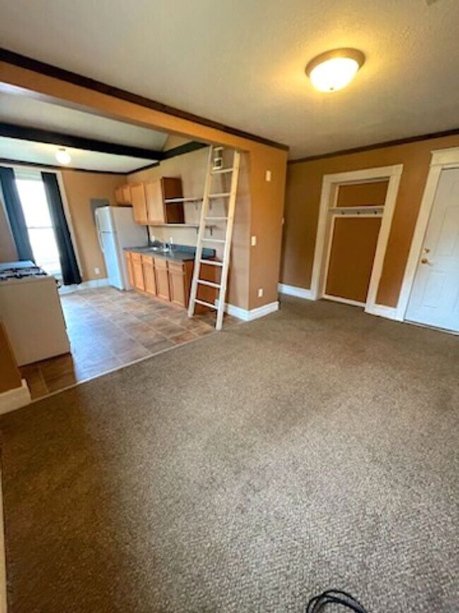 Building Photo - 1307 Spring St