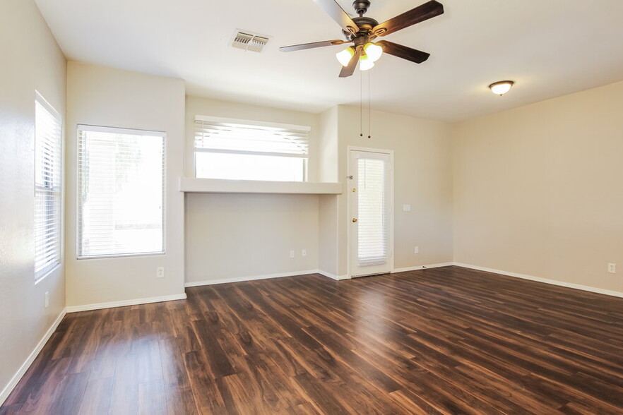 Building Photo - 12917 W Aster Dr