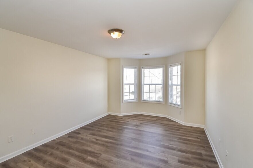 Building Photo - 2601 Muskeg Ct SW