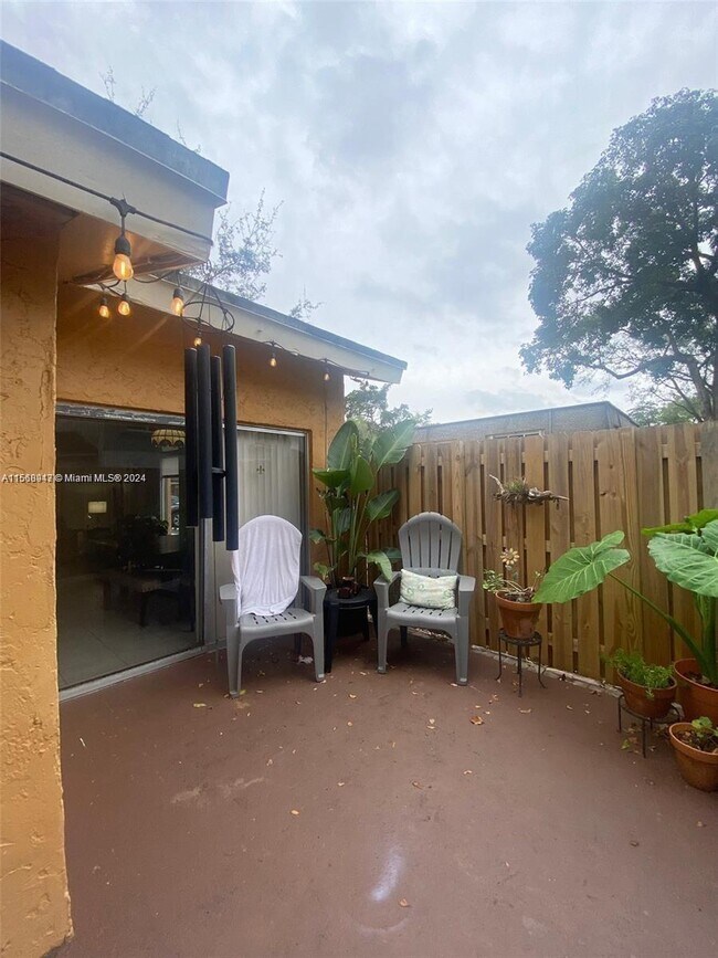 Building Photo - 7351 W Sunrise Blvd