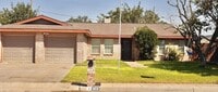 Building Photo - 403 Crenshaw Dr
