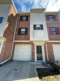 Building Photo - 210 Woodhaven Dr