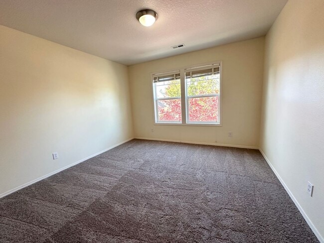 Building Photo - 4 Bedroom Bethany Home with Office on Main Level!