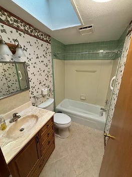 Building Photo - 683 Station Rd