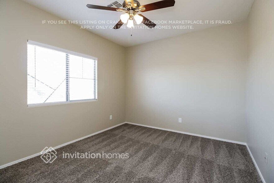 Building Photo - 15940 W Mauna Loa Ln