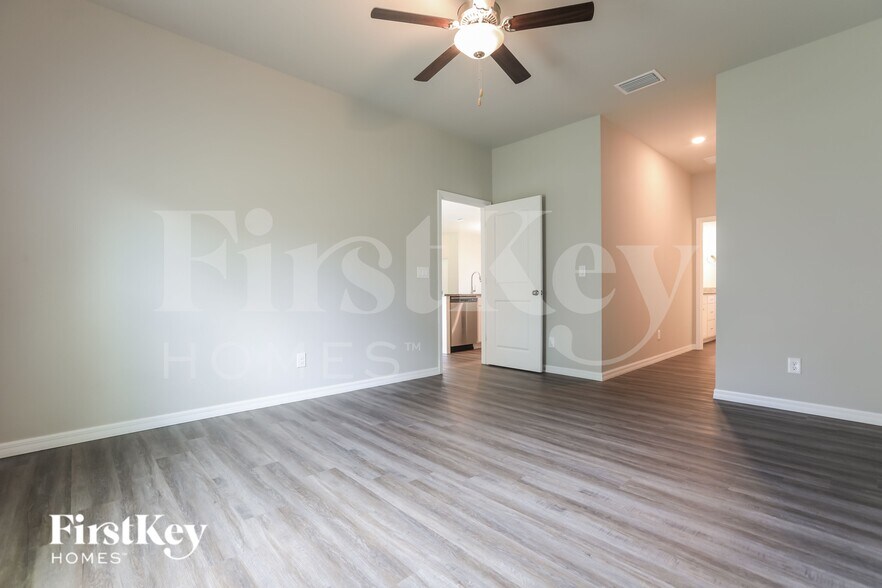 Building Photo - 20172 Elrose Ave