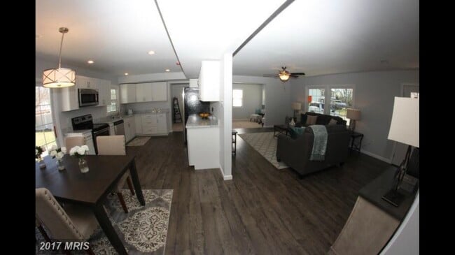 Building Photo - 6 Greystone Cir