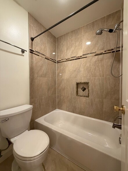Building Photo - 10404 Parthenon Ct