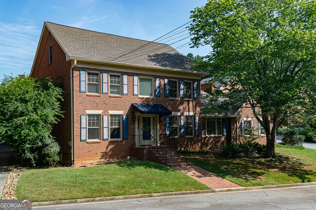 Primary Photo - 3165 Henderson Walk