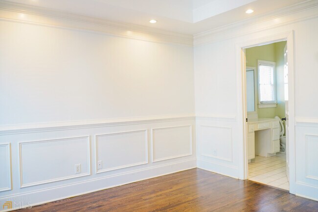 Building Photo - 1127 Ashton Bluff Dr NE