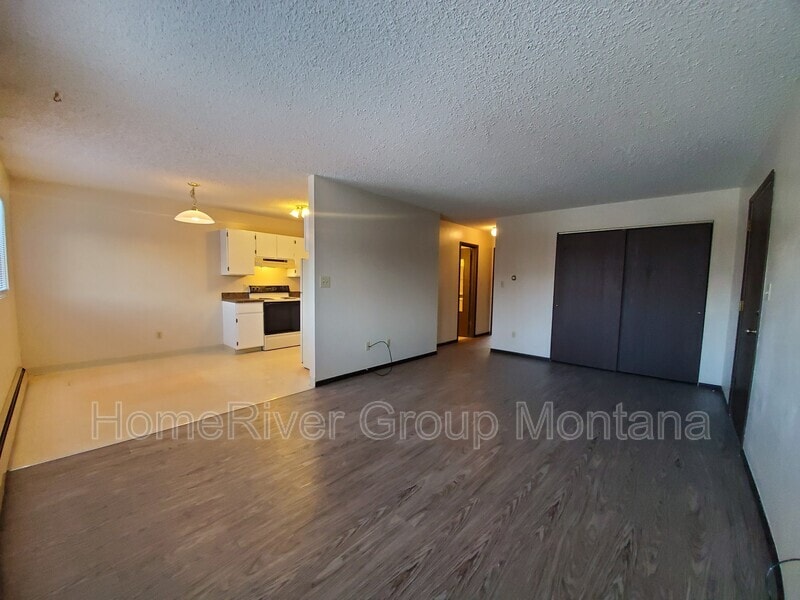 Building Photo - 913 Pattee Creek Dr