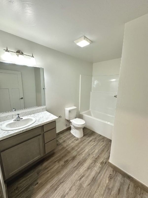 Building Photo - 3181 Queen Anns St