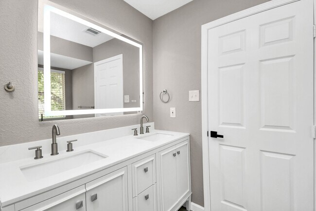 Building Photo - 14326 Little Willow Walk