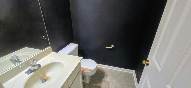 Building Photo - 3313 Fort Harrods Ct