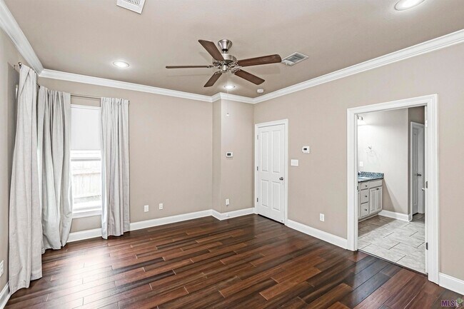 Building Photo - 18177 Pinehurst Dr