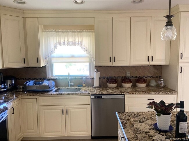 Building Photo - 253 Ackertown Rd