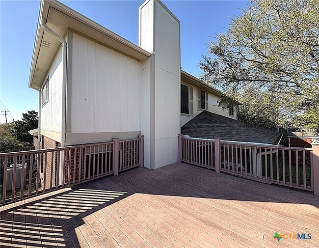 Building Photo - 2313 Modoc Dr