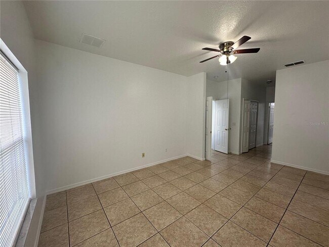 Building Photo - 2723 Star Grass Cir