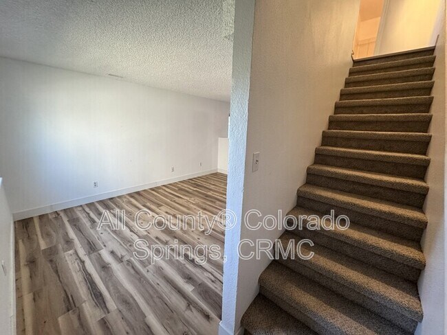 Building Photo - 6678 Provincial Dr