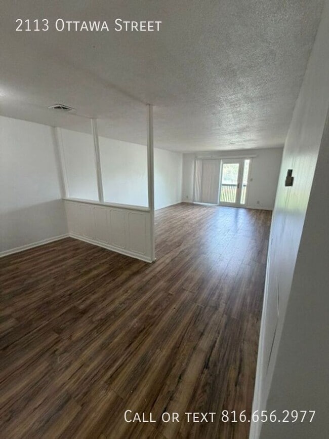 Building Photo - 2113 Ottawa St