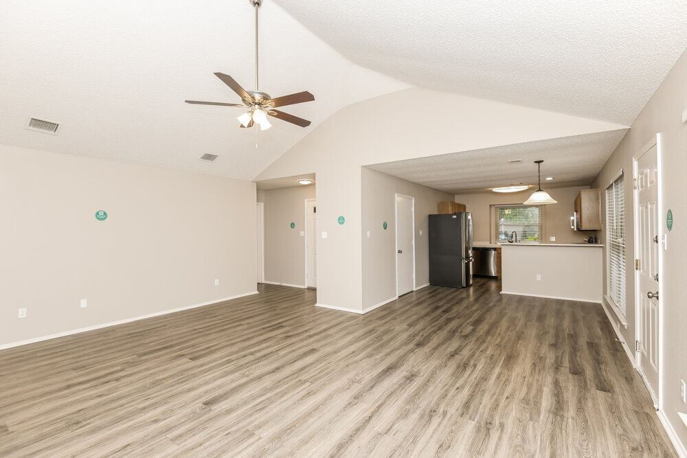 Building Photo - 1121 Cardinal Oaks Dr