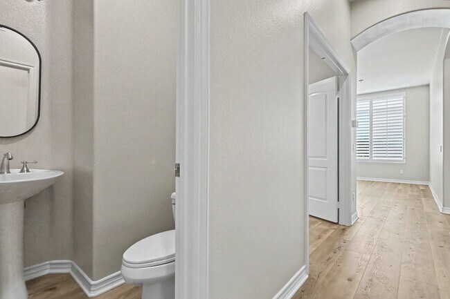 Building Photo - 4614 Via Del Rancho