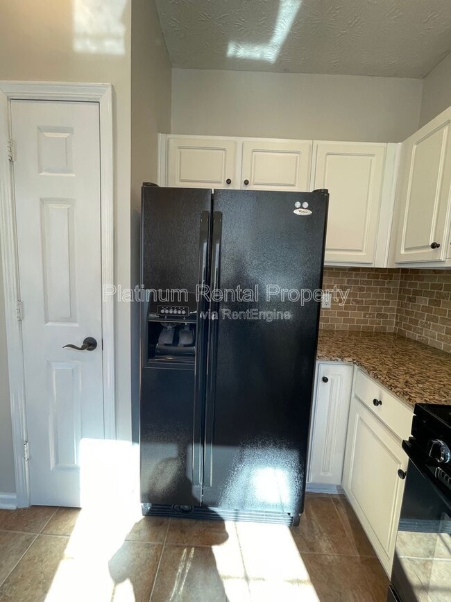 Building Photo - 301 Harmony Ct