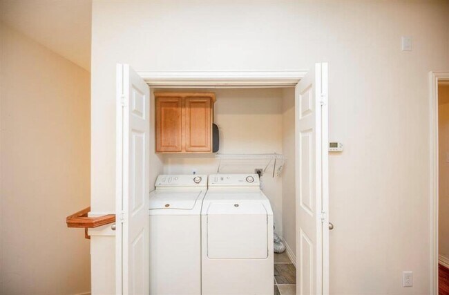 Building Photo - 7103 Windwater Lagoon Dr
