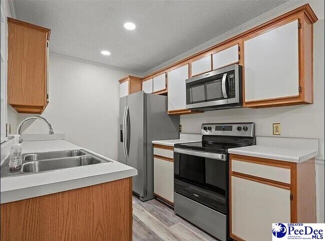 Building Photo - 701 Coventry Ln