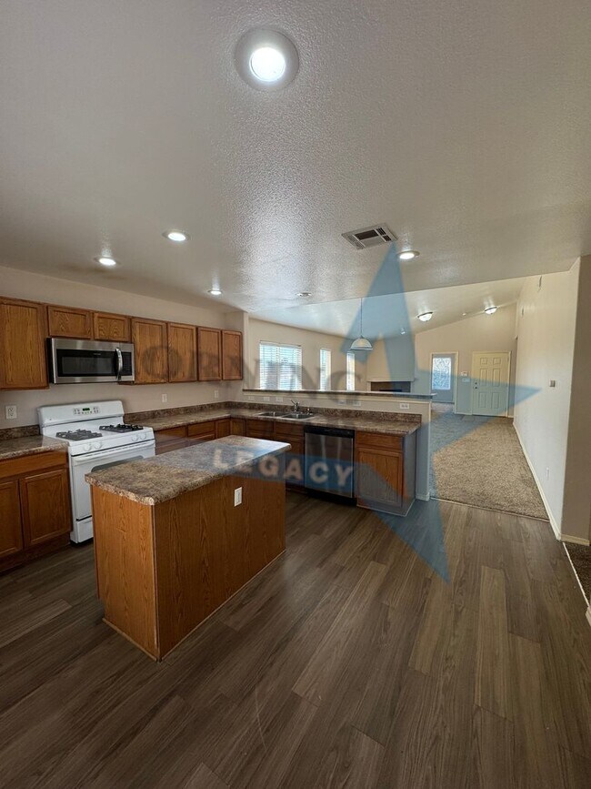 Building Photo - 4 Bed House with converted garage!