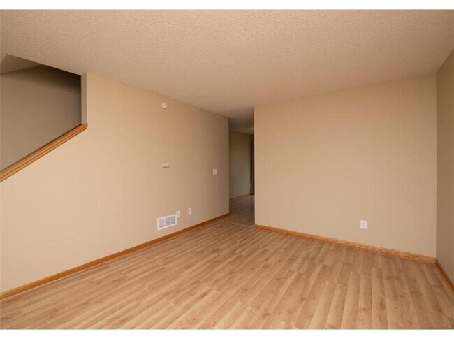 Building Photo - 16331 Timber Crest Dr SE