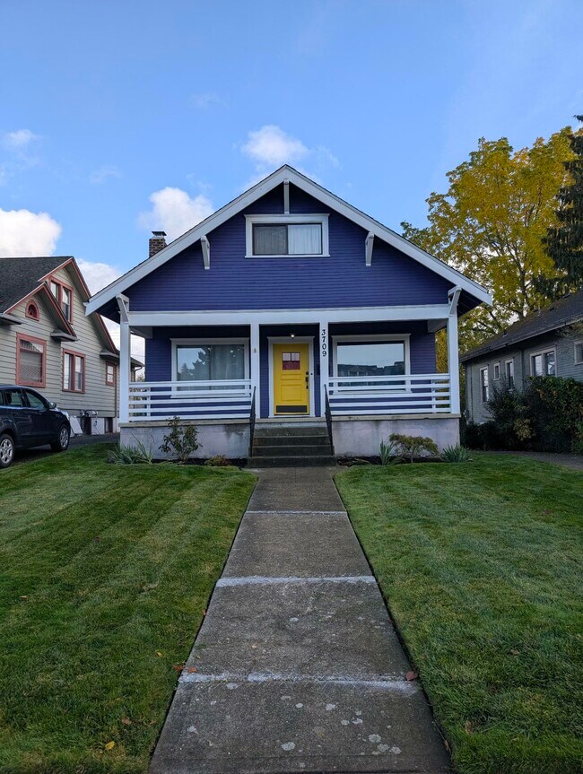 Building Photo - 3709 Hoyt Ave