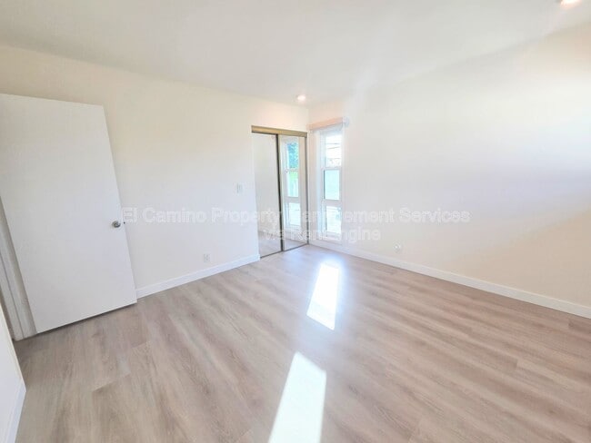 Building Photo - 10421 Carlyle Ct