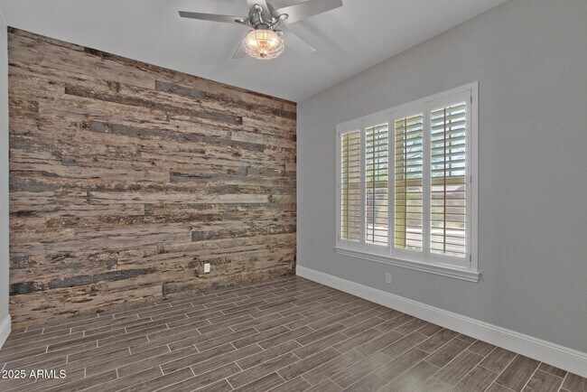 Building Photo - 26093 N 96th Ave
