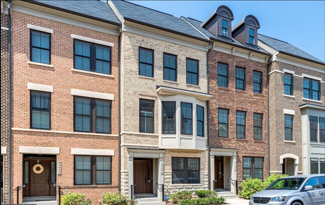 Building Photo - Stunning One Loudoun Townhome – 3BR / 3.5BA in Prime Ashburn Location – Available May 1