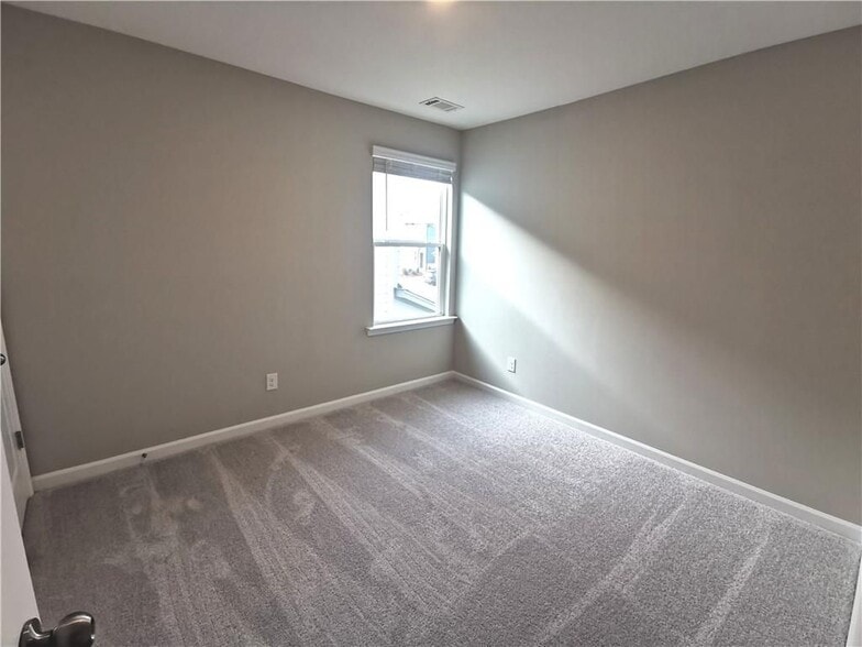 Building Photo - 4616 Waxwing St