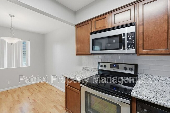 Building Photo - 1702 W Tuckey Ln