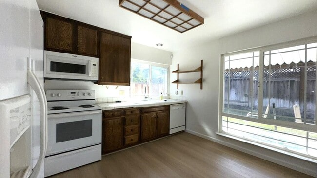 Building Photo - 4407 Jonquil Dr