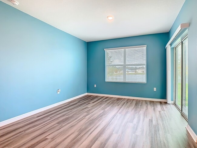 Building Photo - 3348 Perennial Ln