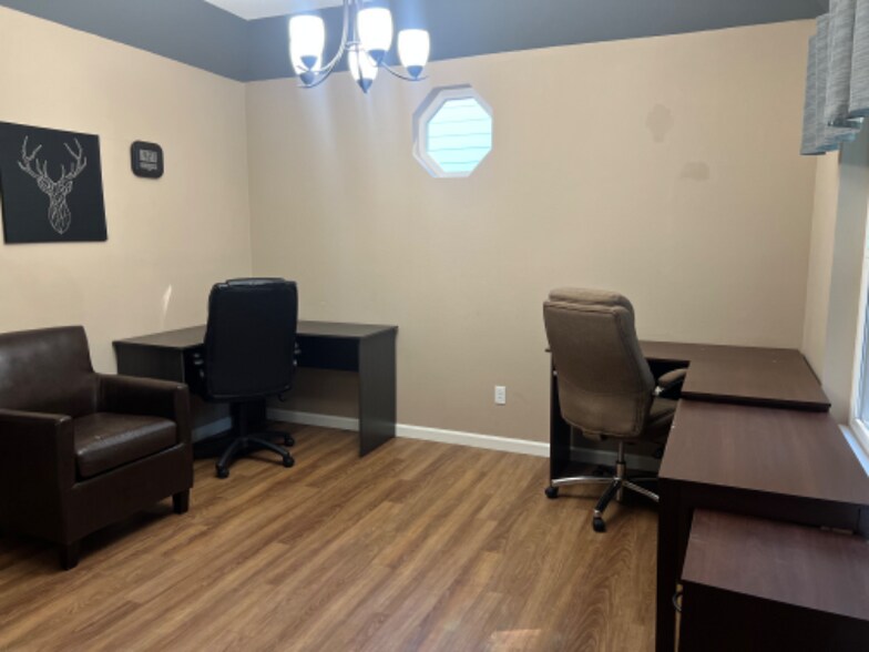 Building Photo - 723 N 8th St