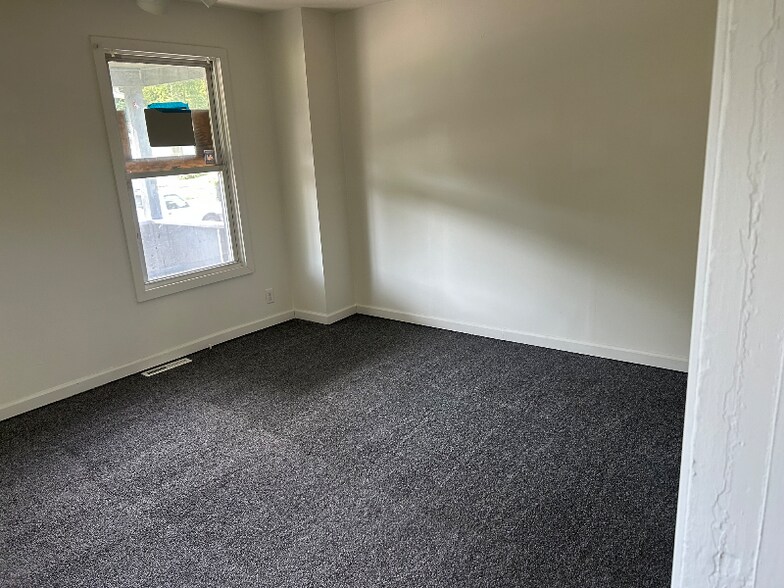 Primary Photo - 1543 N Park Ave
