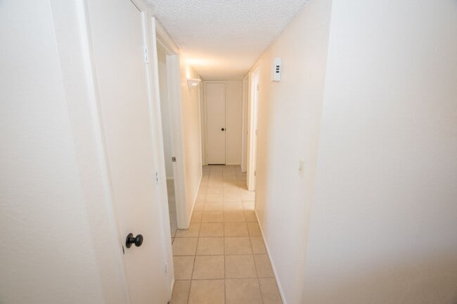 Building Photo - Updated and Charming 3 Bedroom, 2 Bath Hom...