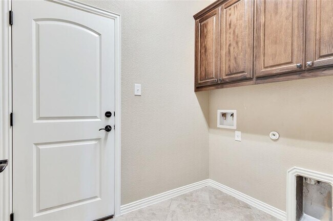 Building Photo - 2132 Montesol Ln