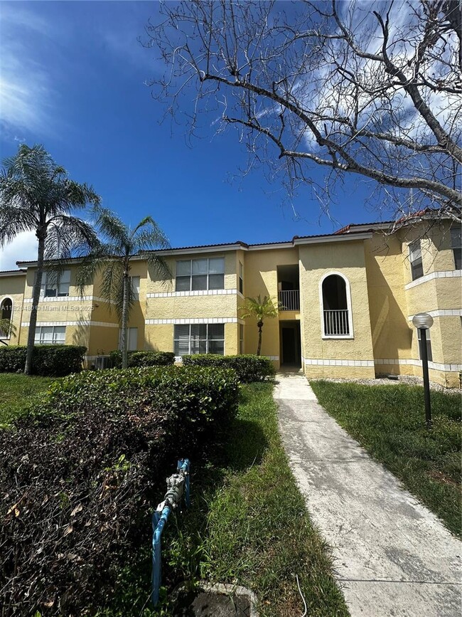 Building Photo - 12760 Vista Isles Dr