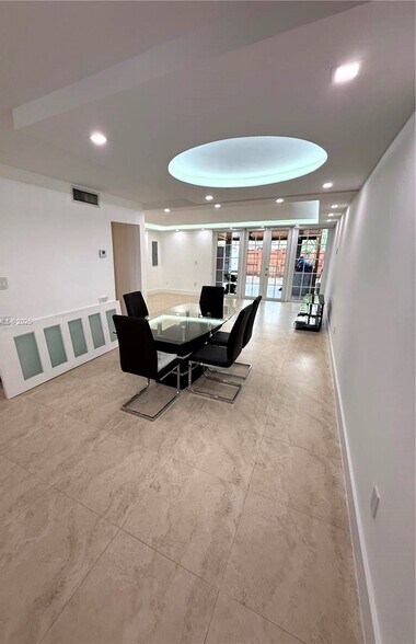 Building Photo - 6350 SW 139th Ct