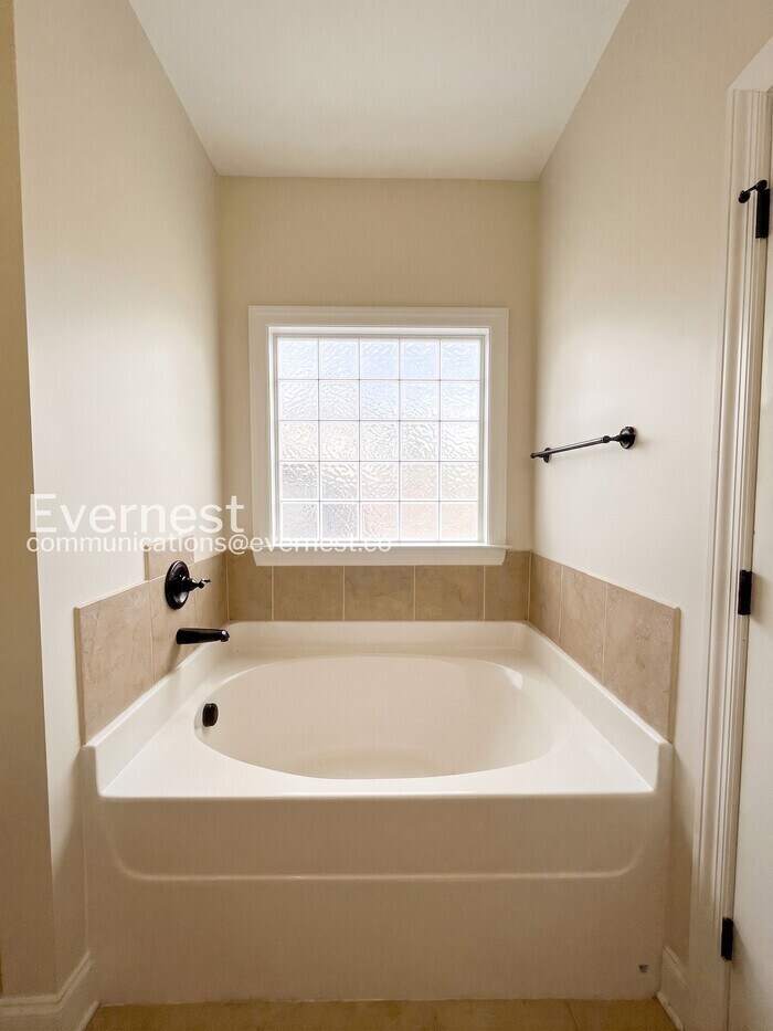 Building Photo - 412 Drema Ct