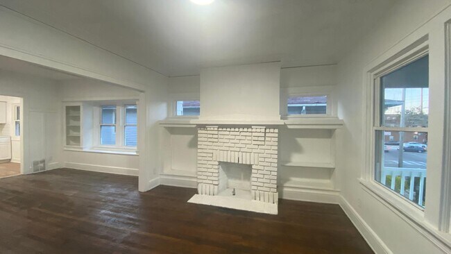 Building Photo - 4236 E 131st St