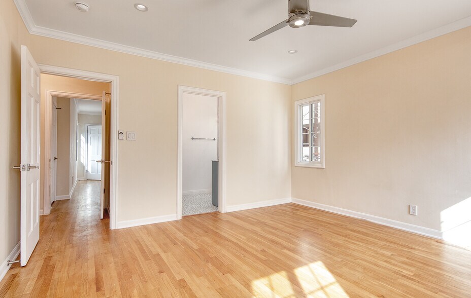 Building Photo - 422 Smithwood Dr