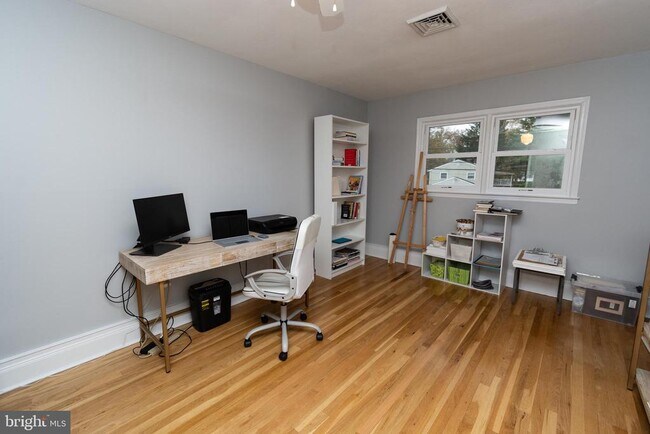 Building Photo - 24 Camelia Ct